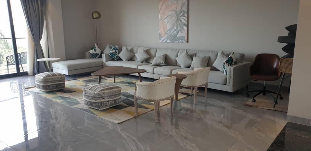 Zara Garden Hotel And Apartments カンパラ エクステリア 写真