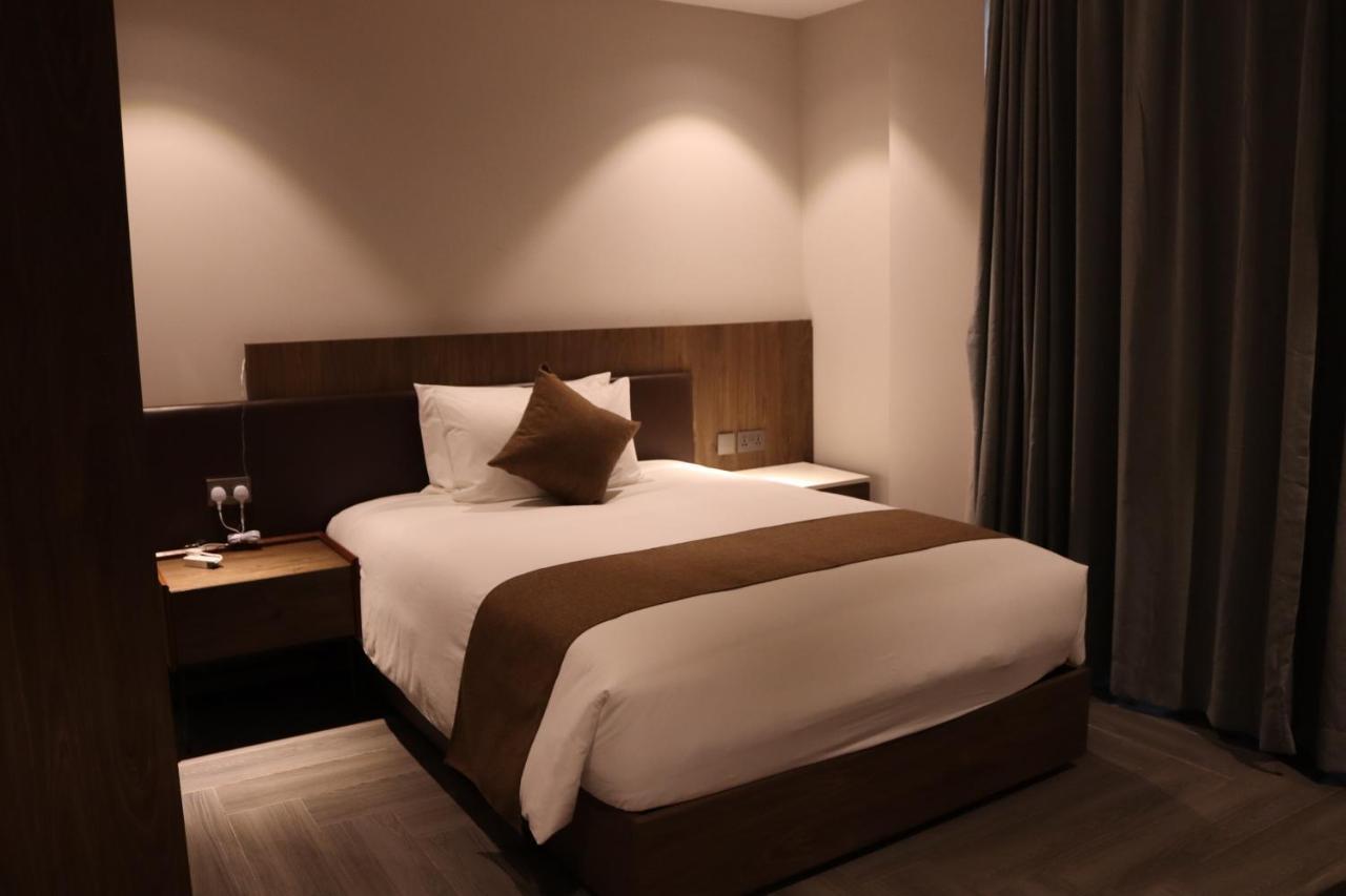 Zara Garden Hotel And Apartments カンパラ エクステリア 写真