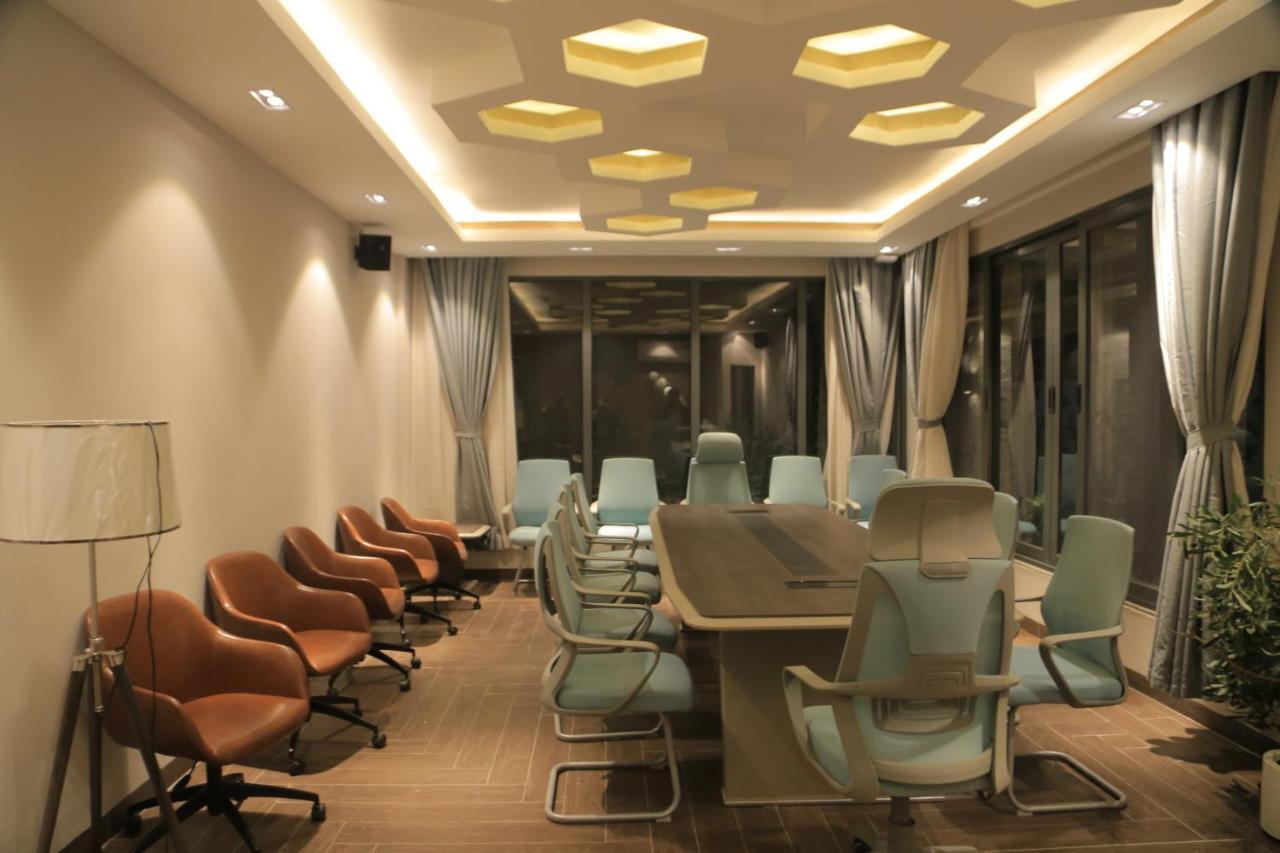 Zara Garden Hotel And Apartments カンパラ エクステリア 写真