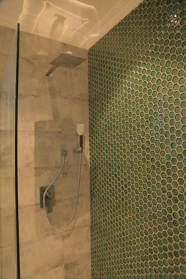 Zara Garden Hotel And Apartments カンパラ エクステリア 写真